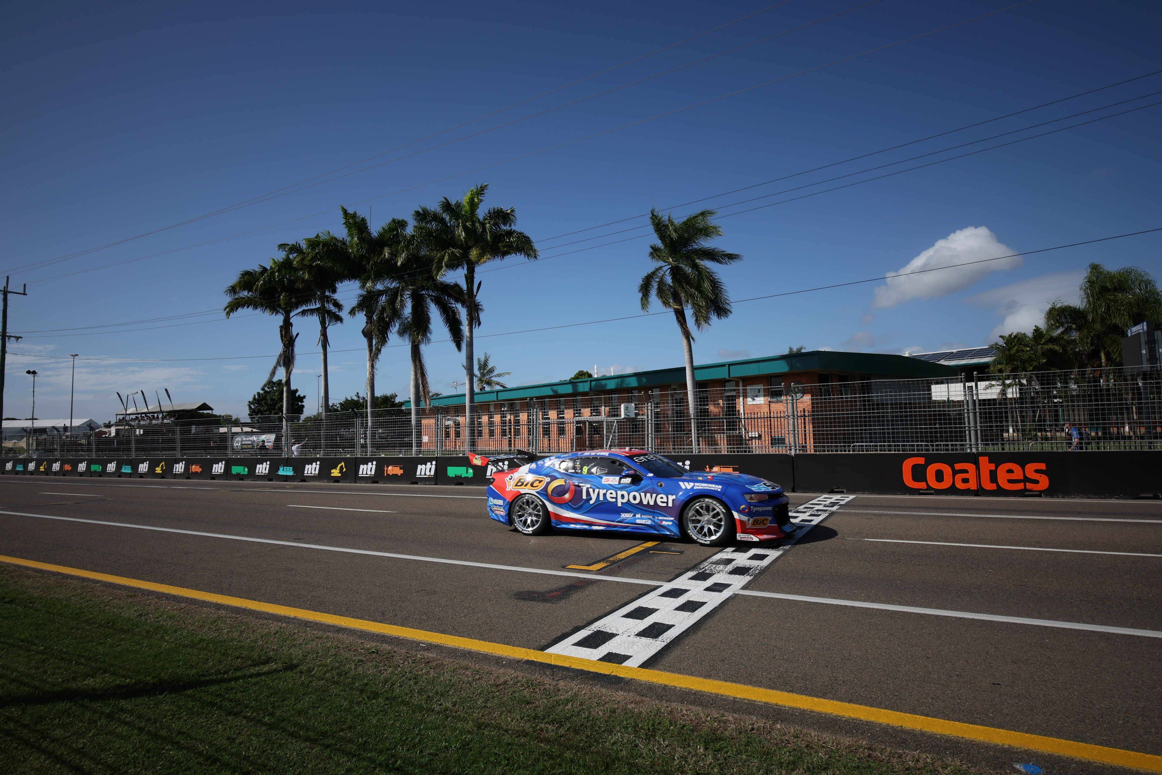 Jack Le Brocq takes pole in record-breaking Townsville Shootout