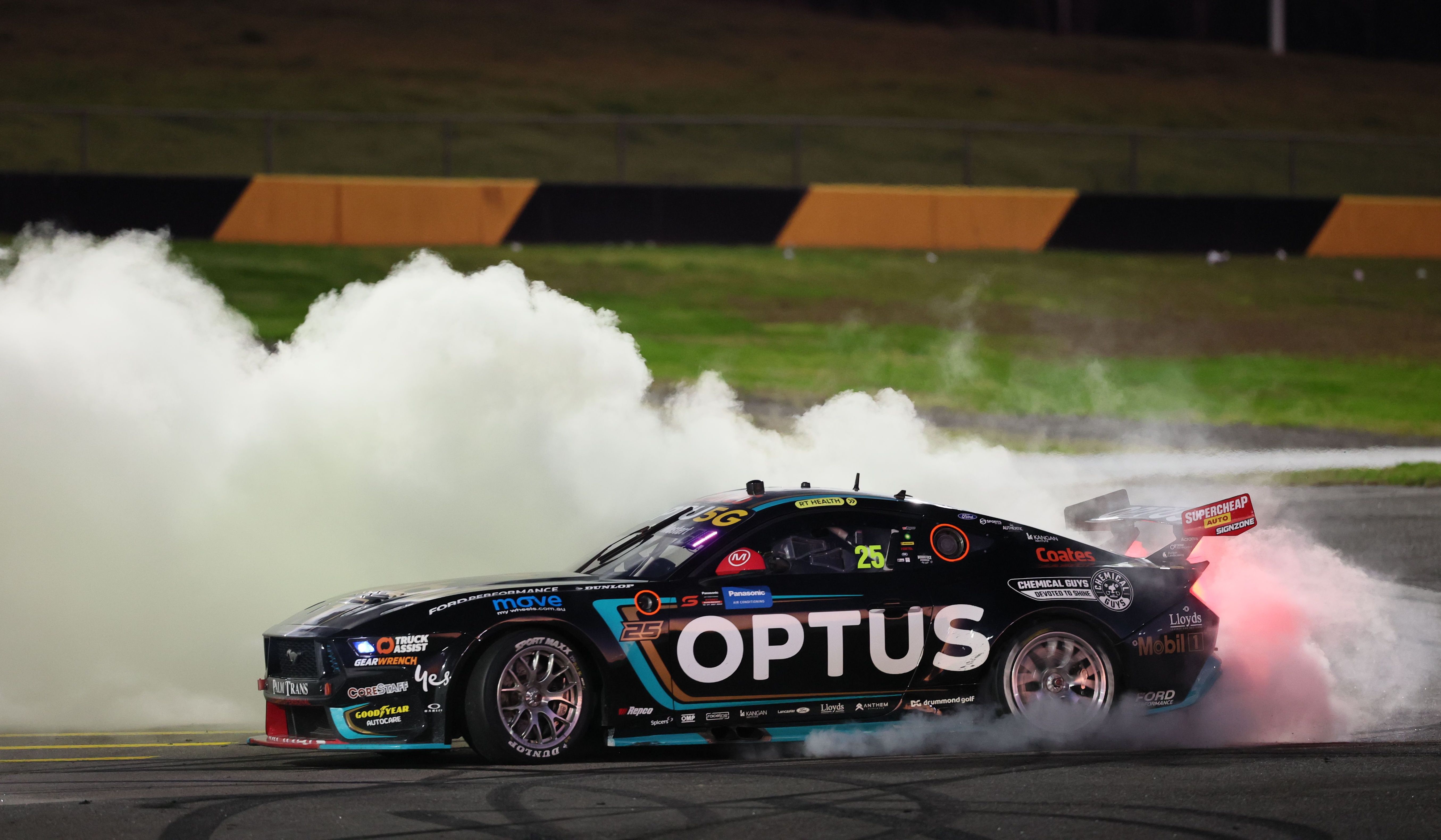 Mostert takes clean sweep with Sunday win in Sydney